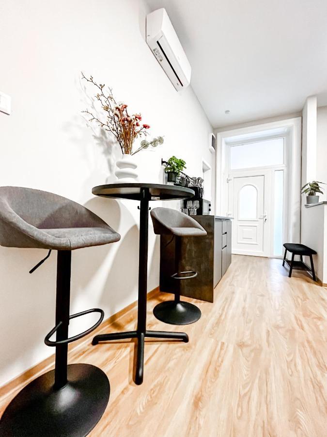 T32 Central Modern Suites Budapest Luaran gambar