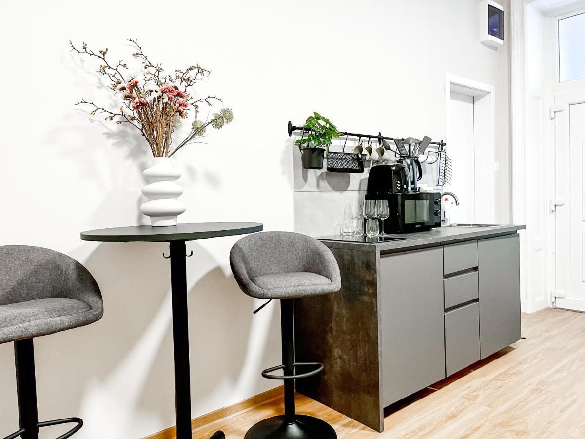 T32 Central Modern Suites Budapest Luaran gambar