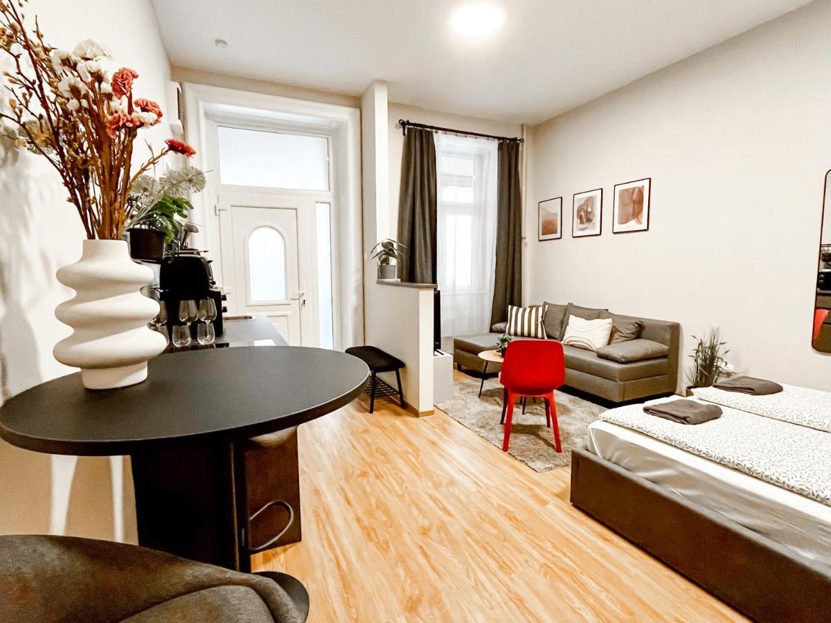 T32 Central Modern Suites Budapest Luaran gambar
